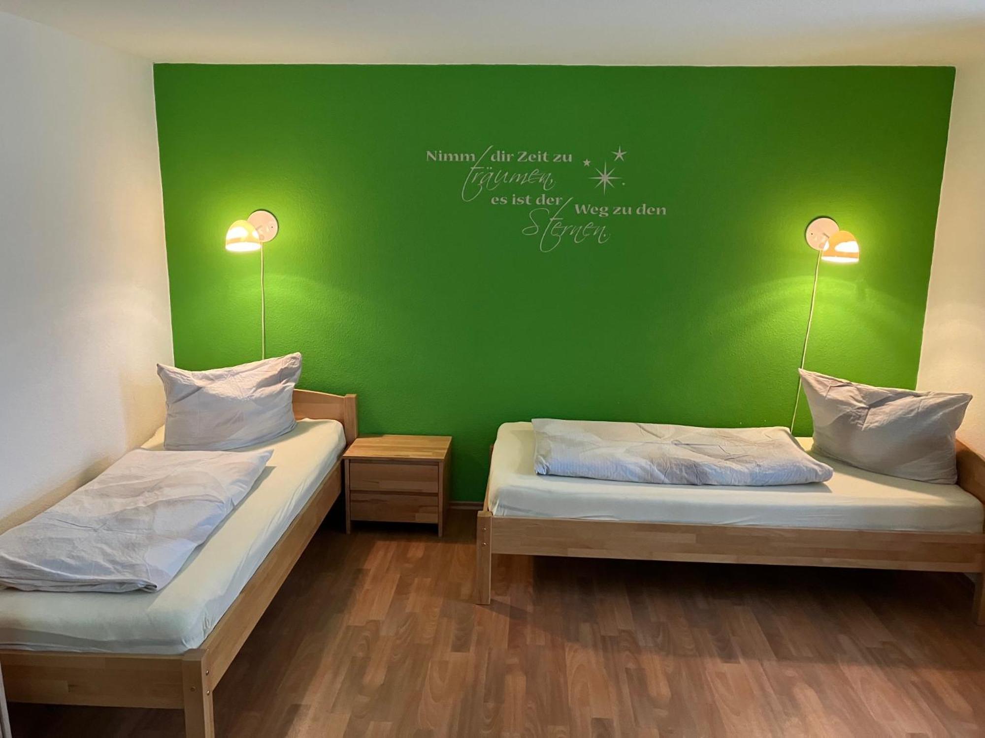 Ferienwohnung Morgensonne Am Kurpark Bad Berka - Parkplatz - Spielplatz - Wlan - 2 Schlafzimmer Εξωτερικό φωτογραφία