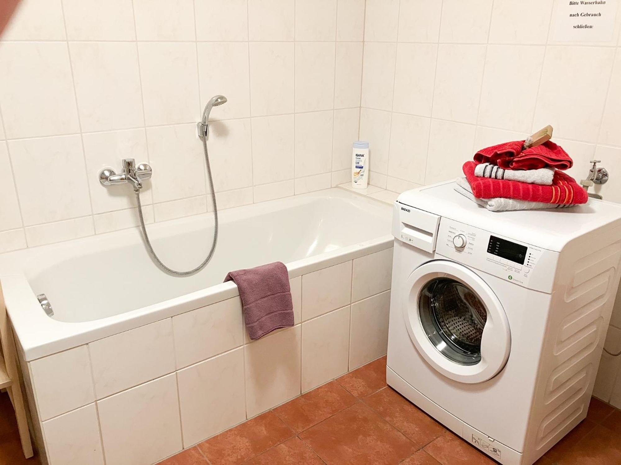 Ferienwohnung Morgensonne Am Kurpark Bad Berka - Parkplatz - Spielplatz - Wlan - 2 Schlafzimmer Εξωτερικό φωτογραφία
